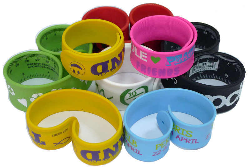 Glitter Slap Bracelet with 3D Image-Shifting Charms