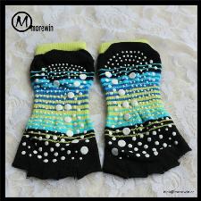 Morewin hot selling women 5 toe half toe yoga pilates socks green wholesale, custom printed logo Morewin hot selling women 5 toe half toe yoga pilates socks green wholesale, custom printed logo